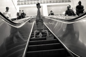 bailarin escaleras mecanicas grand central nueva york